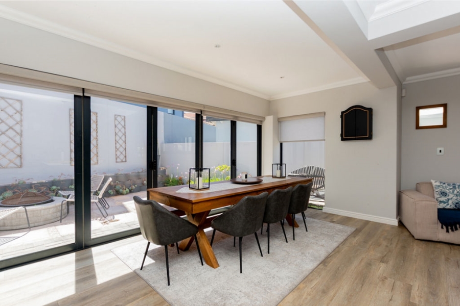 4 Bedroom Property for Sale in Calypso Beach Western Cape